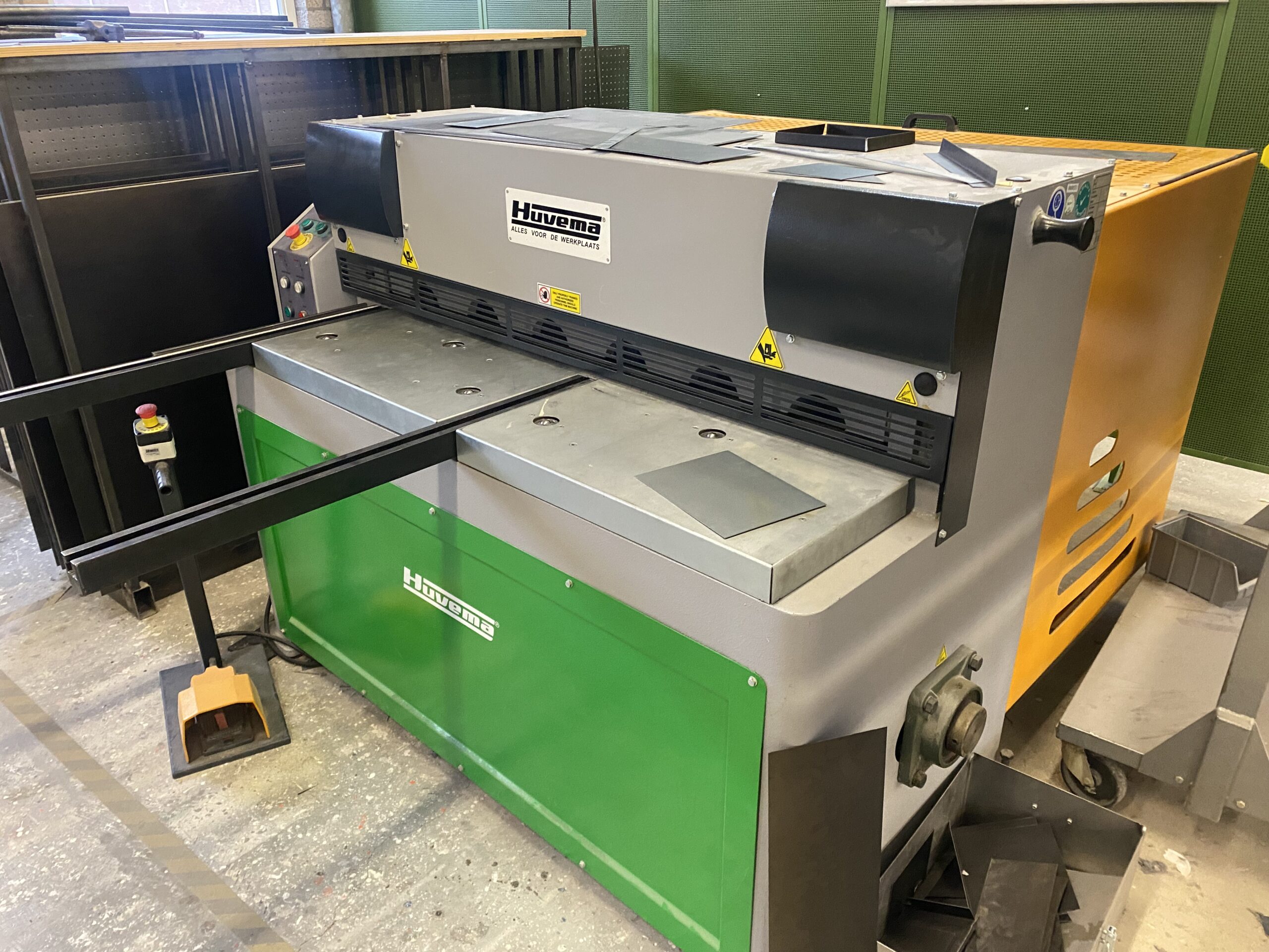 Huvema LRGM 1350 x 3 – Jong gebruikte mechanische plaatschaar